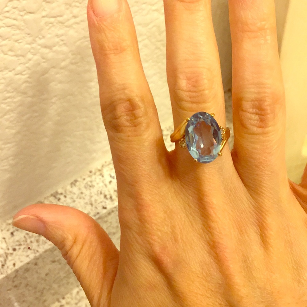 18k HGE blue stone ring